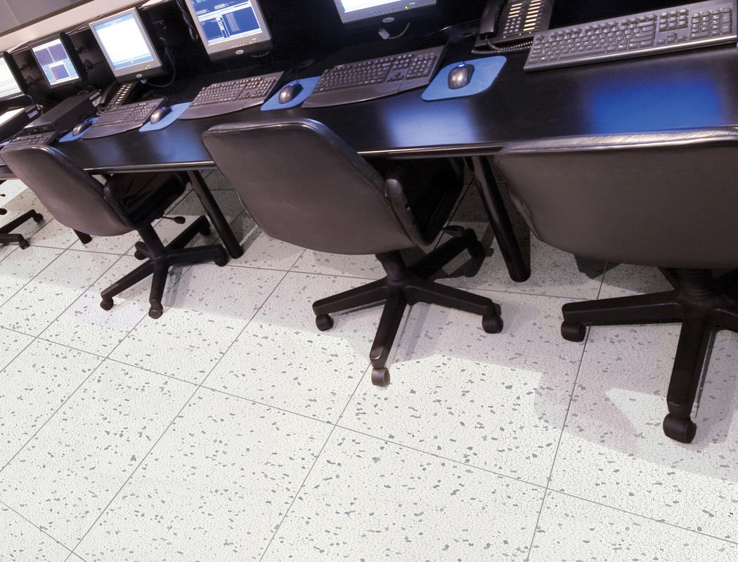 Waterproof Conductive Anti Static PVC Flooring , Esd Vinyl Flooring For Computer Room