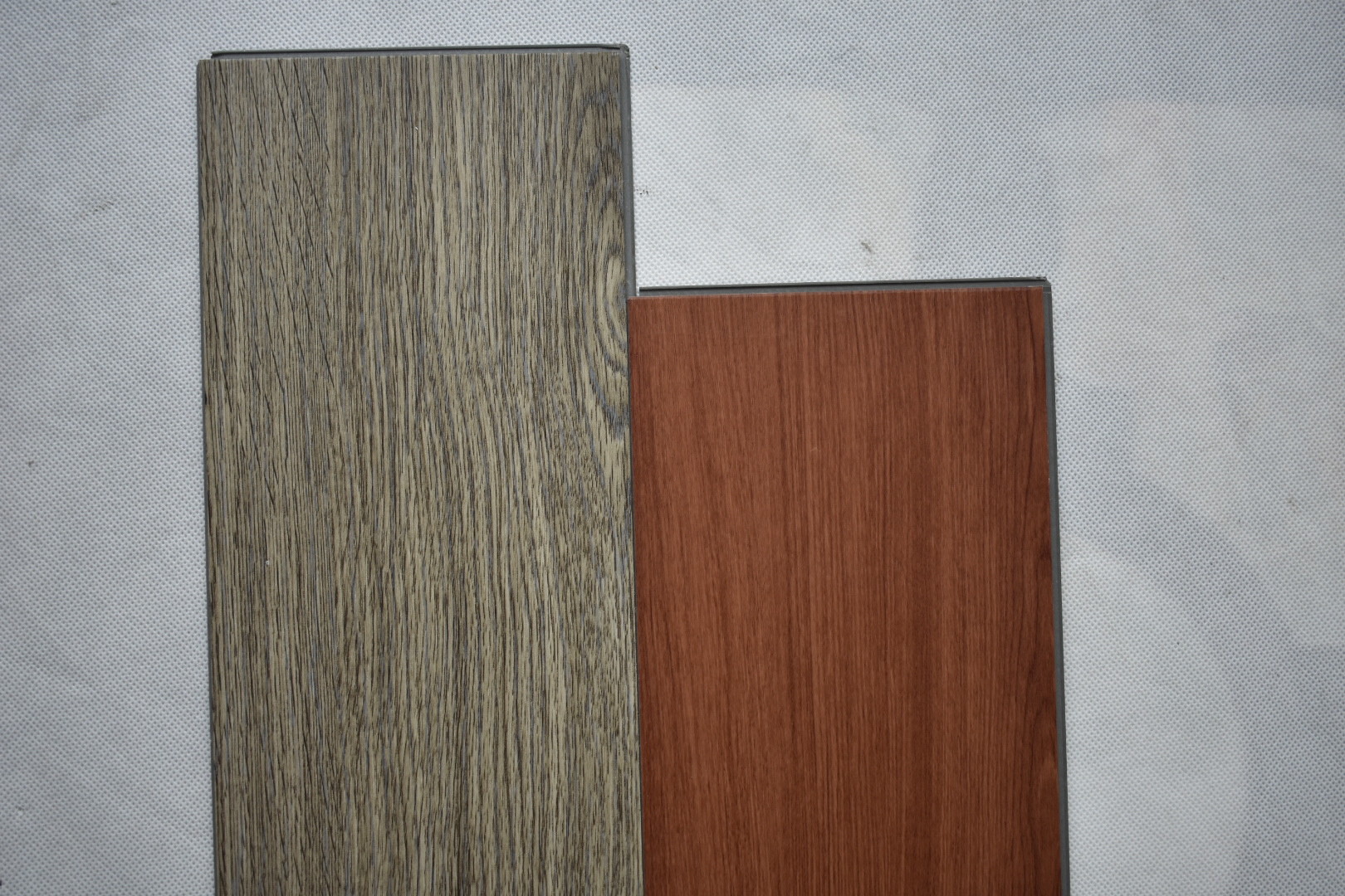 Anti - Slippery Vinyl Click System Flooring 100% Virgin Material Available