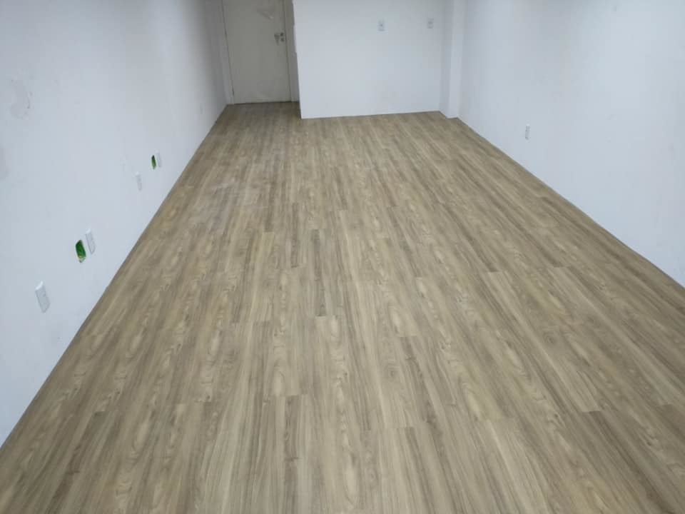 Water And Fire Proof Flexible Pvc Flooring Vinyl Plank Tile Click System LVT